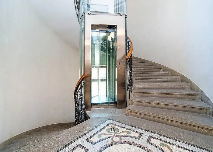 Charming With Balcony In Parizska Street Apartman Prága