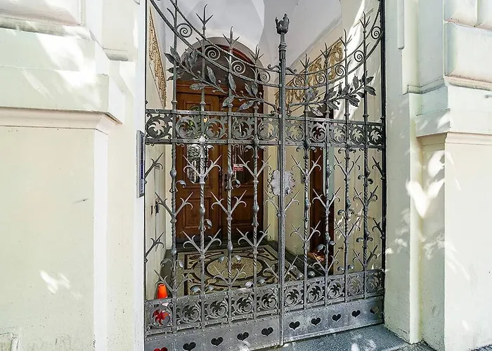 Charming With Balcony In Parizska Street Apartman