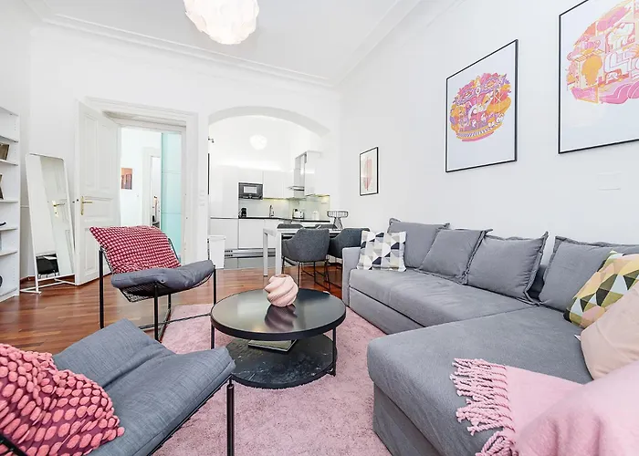Apartman Charming With Balcony In Parizska Street *