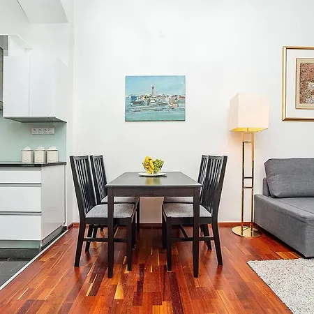 דירה Charming With Balcony In Parizska Street *