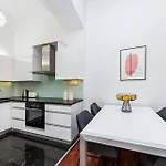 Apartamento Charming With Balcony In Pařížská Street *