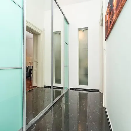 Charming With Balcony In Parizska Street With Free Garage Apartment