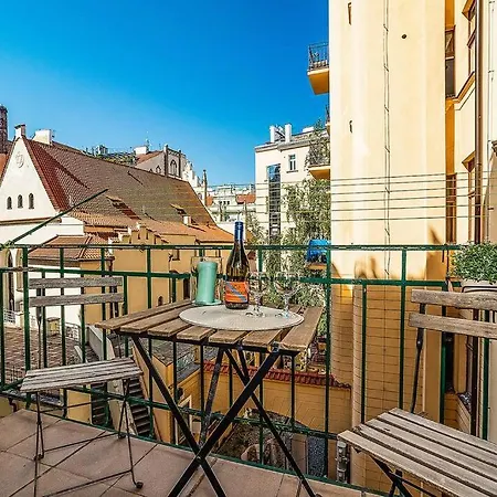 Charming With Balcony In Parizska Street With Free Garage *
