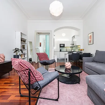 Charming With Balcony In Parizska Street With Free Garage Apartment Prague