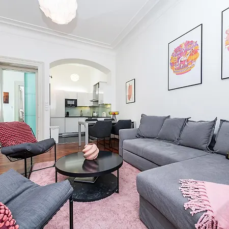 Apartment Charming With Balcony In Parizska Street With Free Garage