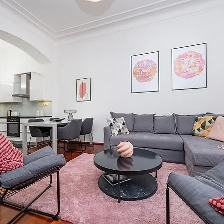 Apartment Charming With Balcony In Parizska Street With Free Garage