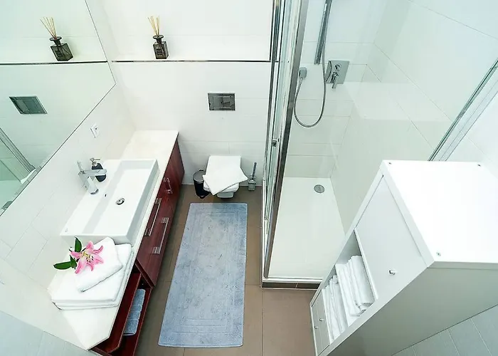 Apartment Charming With Balcony In Parizska Street Prag